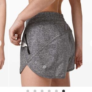 Lululemon Tracker Short V 4” size 6